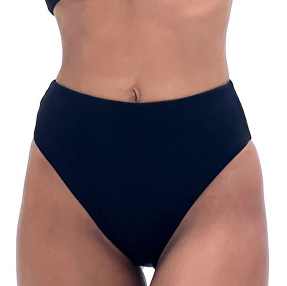 WeWoreWhat Claudia Emily Bikini Set Black - Picture 7 of 8